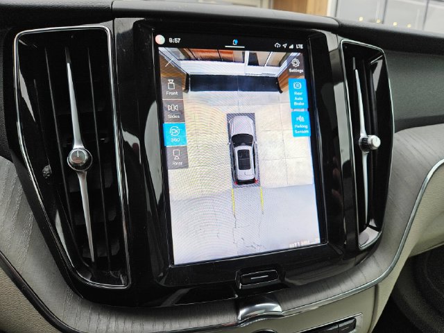 Used 2024 Volvo XC60 B5 Plus w/ Protection Package Premier AWD/4WD image 29