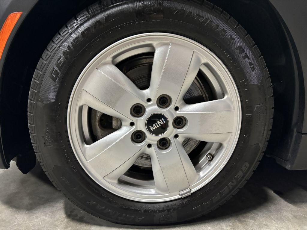 Used 2019 MINI Cooper 2-Door Hardtop w/ Storage Package image 37