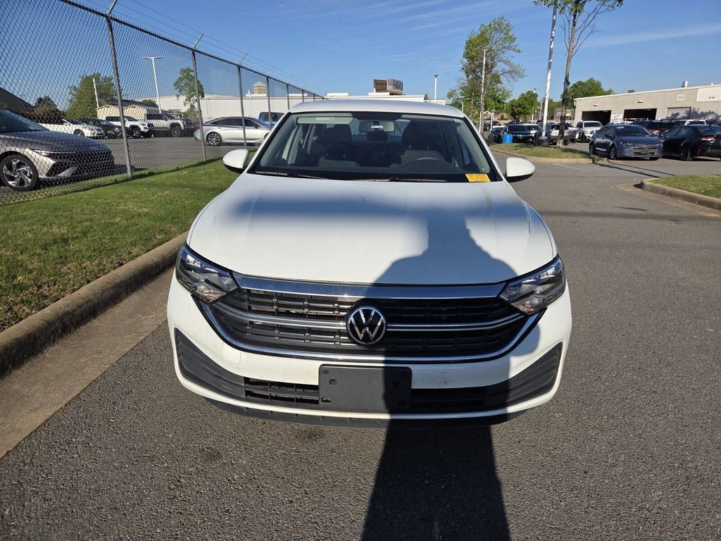 Used 2022 Volkswagen Jetta S image 2