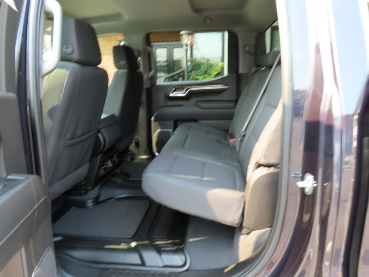 Used 2023 Chevrolet Silverado 1500 LT w/ Protection Package AWD/4WD image 18