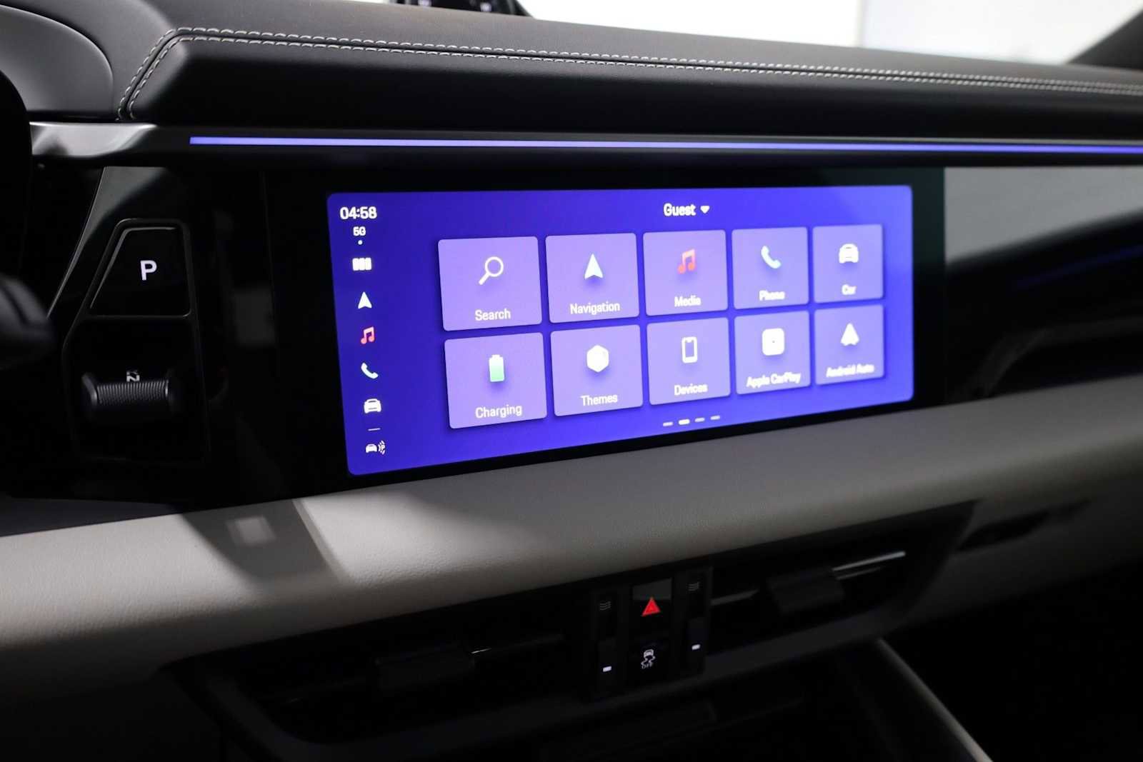 Certified 2025 Porsche Macan Electric image 33