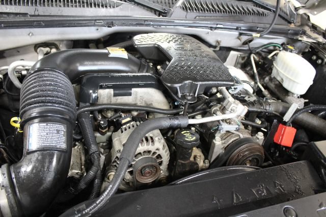 Used 2005 Chevrolet Silverado 2500 LT w/ Heavy-Duty Power Package AWD/4WD image 31