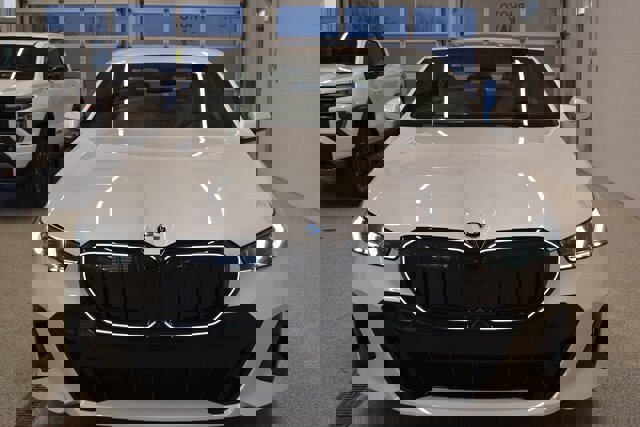 New 2026 BMW 530i xDrive w/ M Sport Package image 3