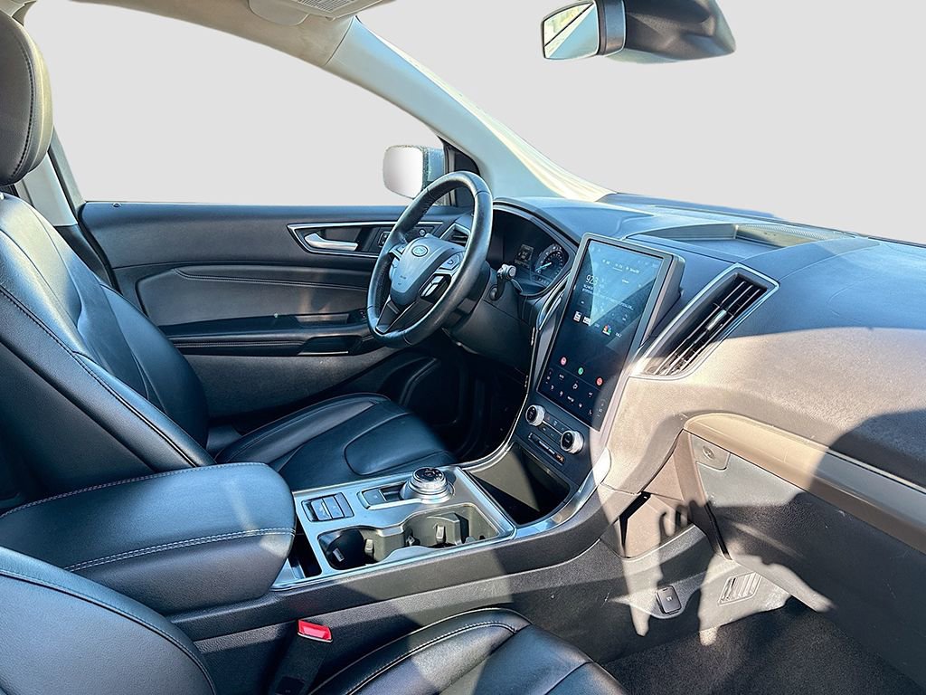 Used 2022 Ford Edge Titanium image 17