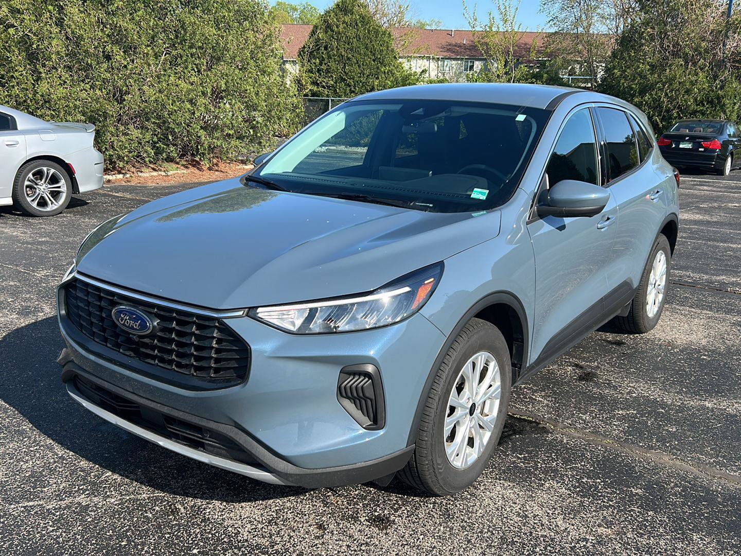 Used 2023 Ford Escape Active w/ Tech Pack #2 AWD/4WD image 2