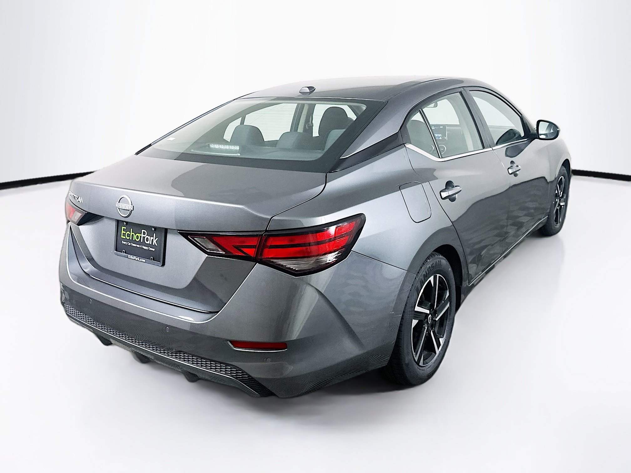 Used 2025 Nissan Sentra SV FWD image 9