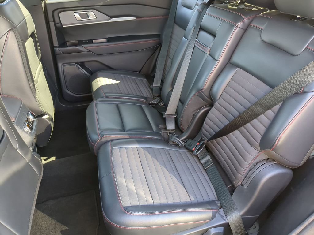 Used 2025 Ford Explorer ST-Line w/ ST-Line Street Pack image 28