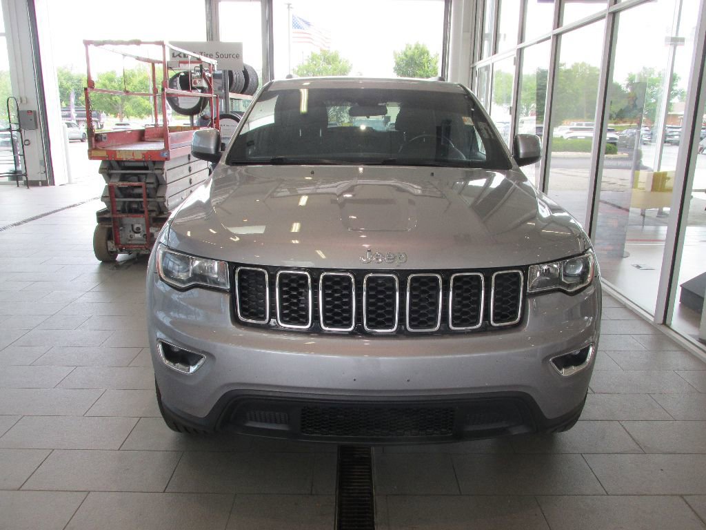Used 2021 Jeep Grand Cherokee Laredo w/ Security & Convenience Group image 2