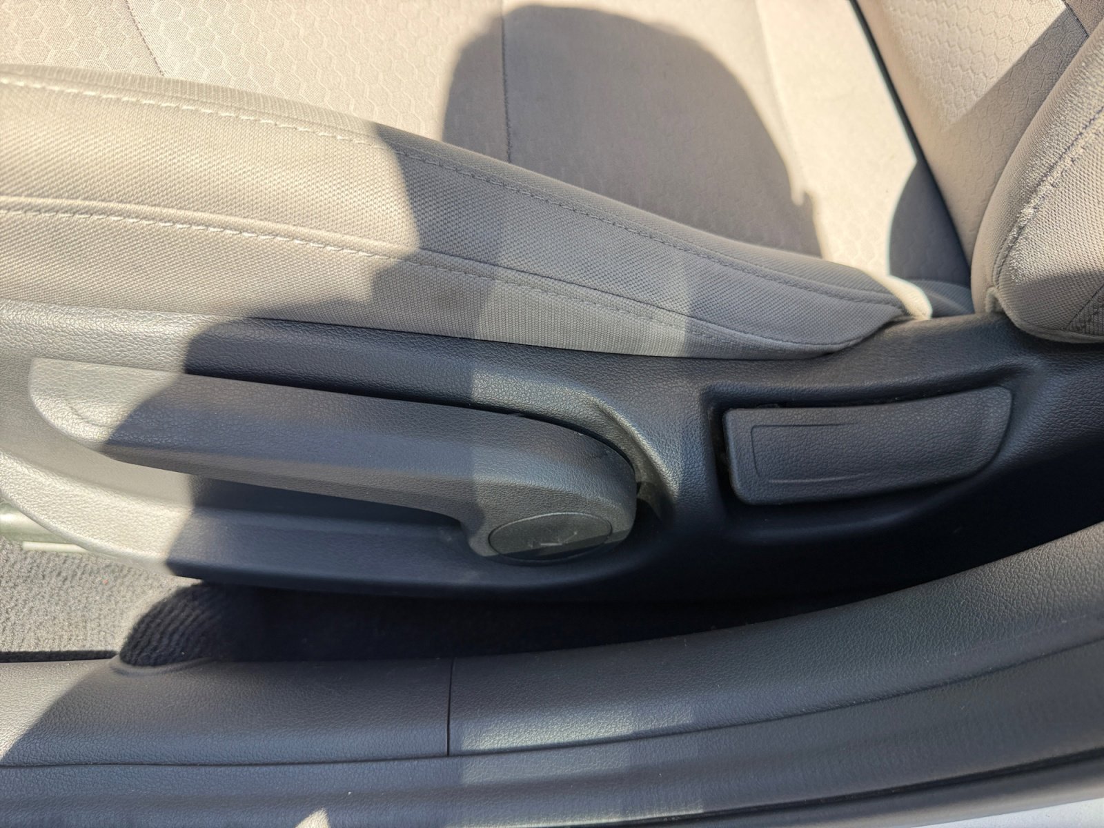 Used 2020 Hyundai Elantra SEL image 14