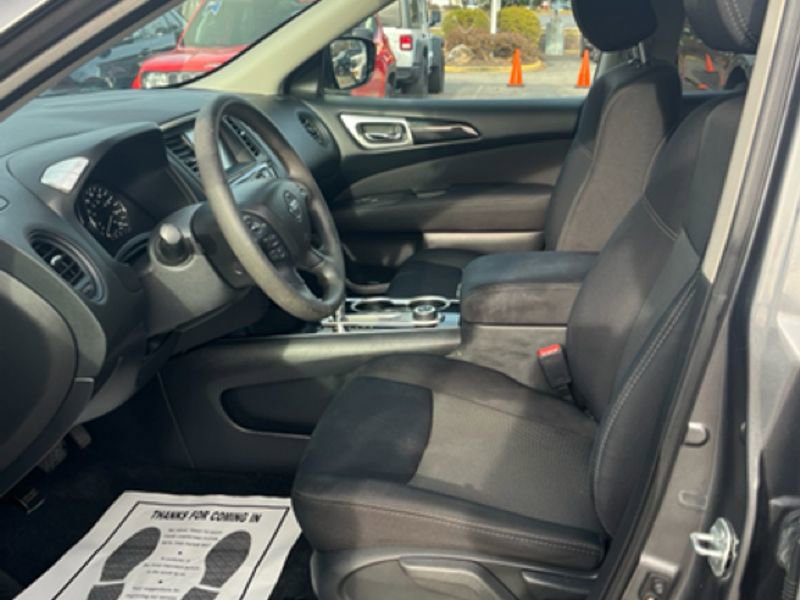 Used 2017 Nissan Pathfinder S image 11