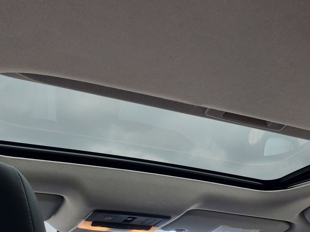 Used 2024 Nissan Sentra SR w/ SR Premium Package image 27