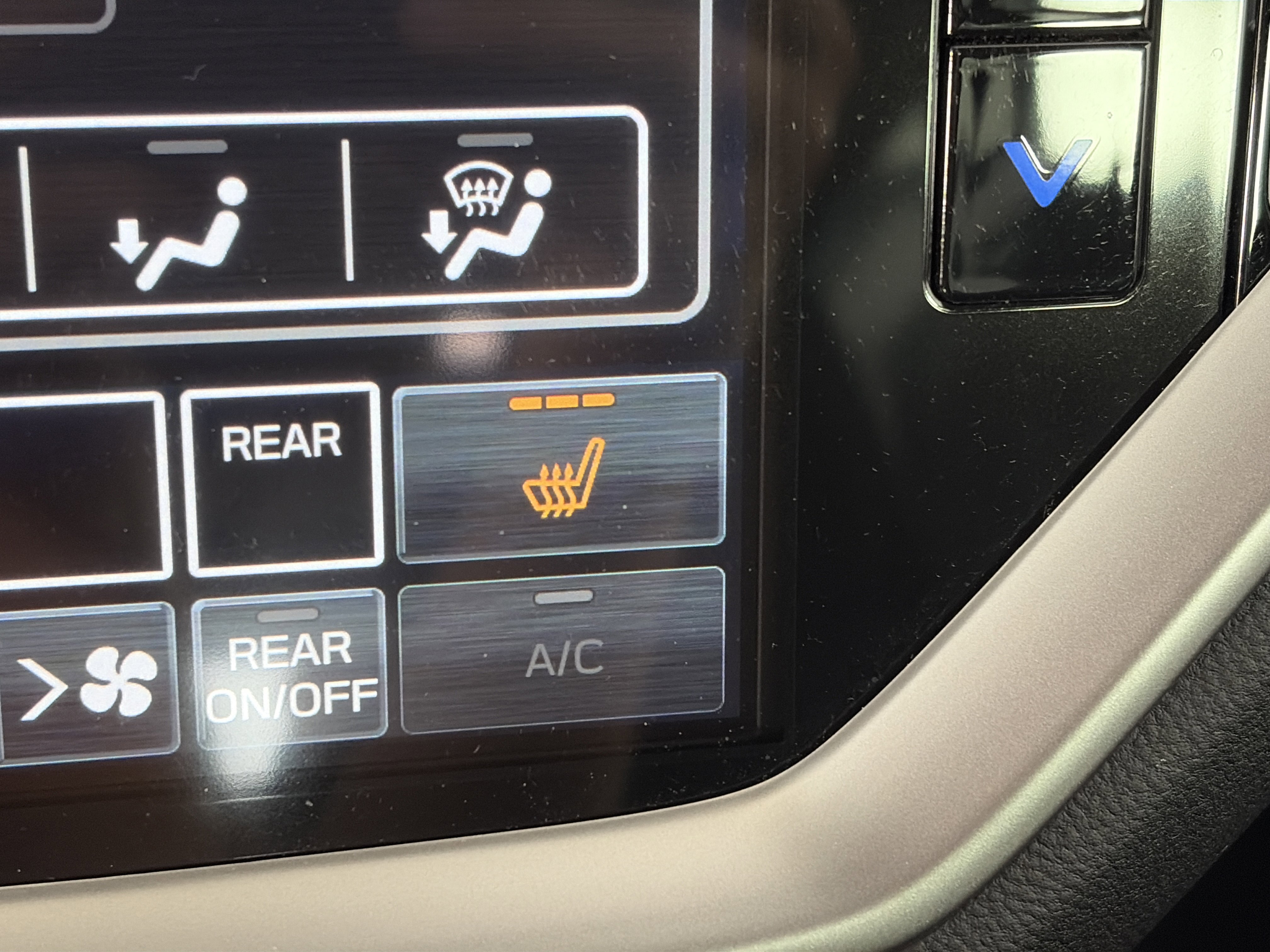 Used 2025 Subaru Ascent Premium AWD/4WD image 24