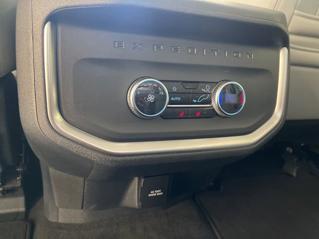 Used 2025 Ford Expedition Max Platinum AWD/4WD image 18