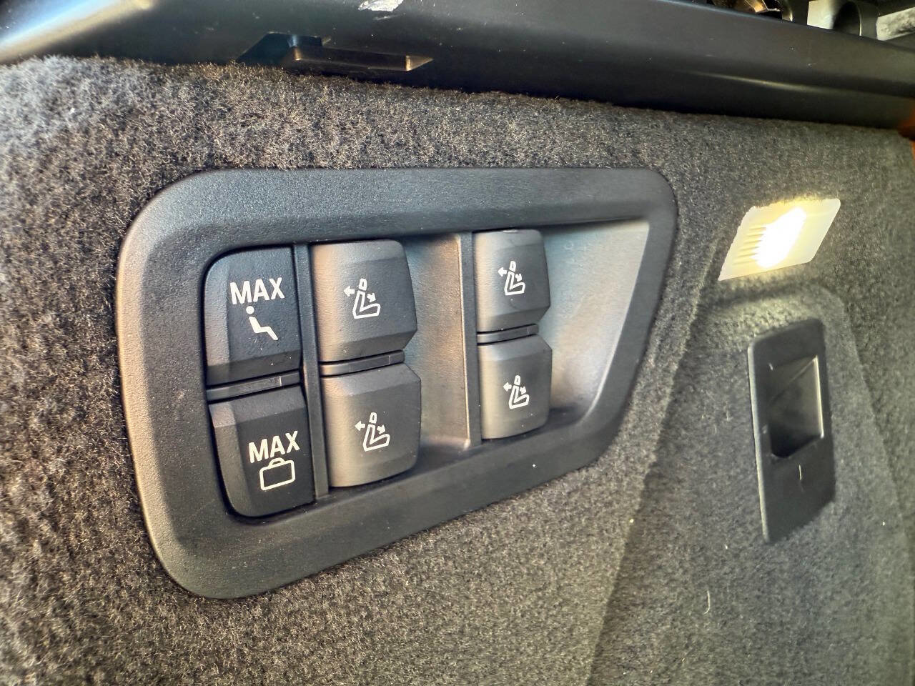 Used 2023 BMW X7 xDrive40i w/ Executive Package image 53