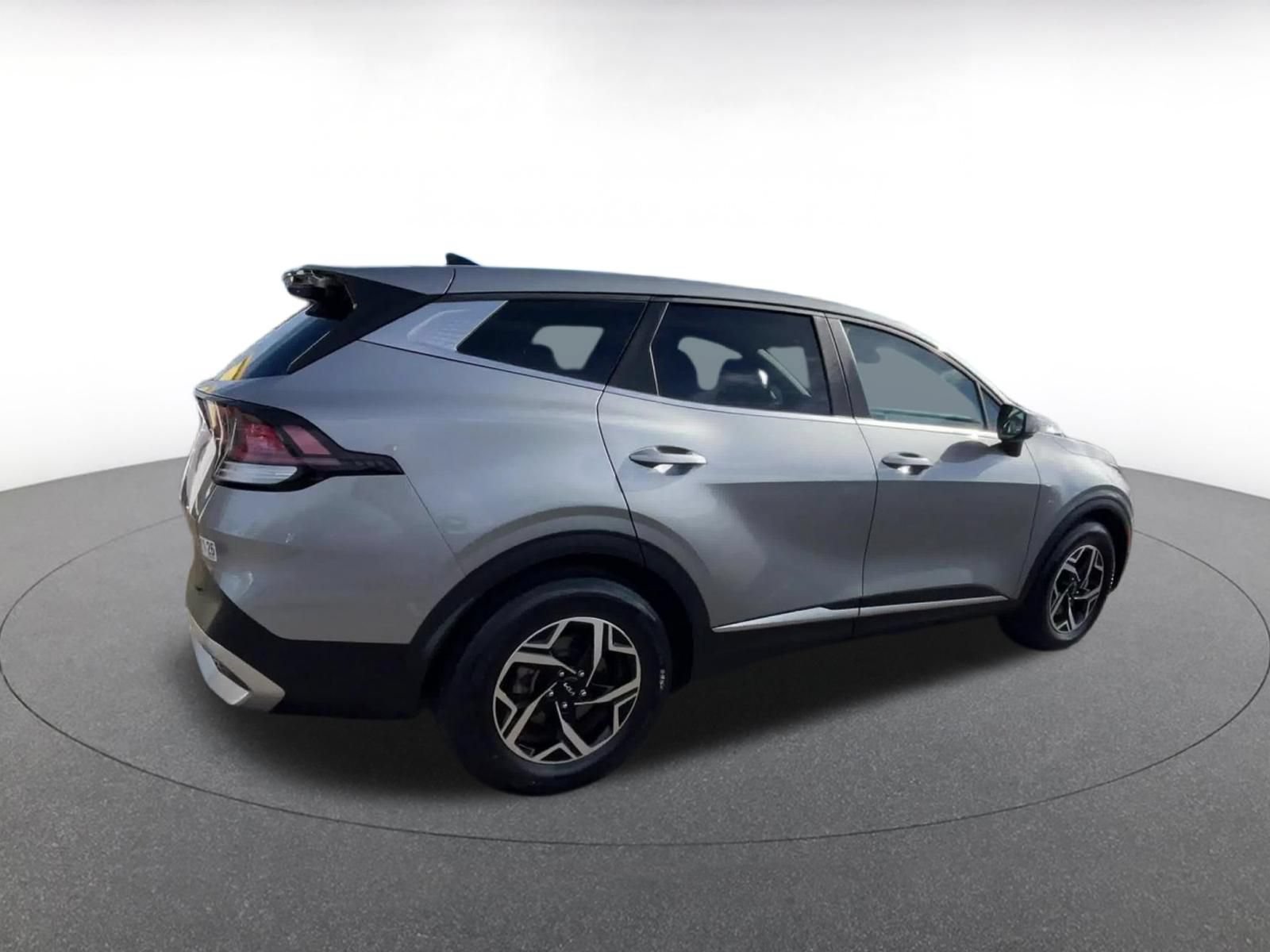Used 2025 Kia Sportage LX FWD image 13