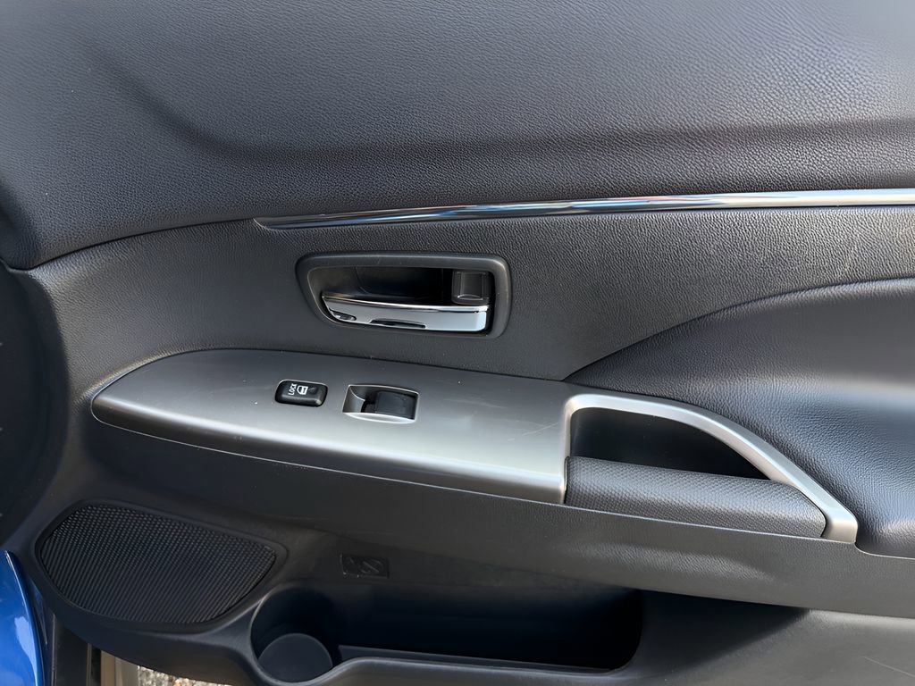 Used 2024 Mitsubishi Outlander Sport SE image 31