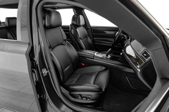 Used 2012 BMW 750i RWD image 41