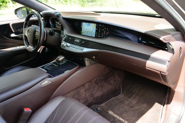 Used 2019 Lexus LS 500 w/ Luxury Package RWD image 49