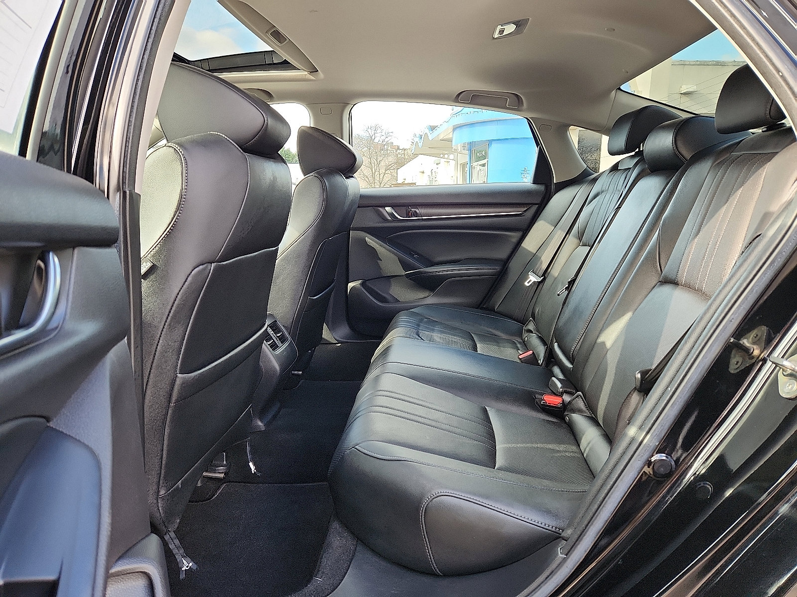 Used 2019 Honda Accord EX-L image 10