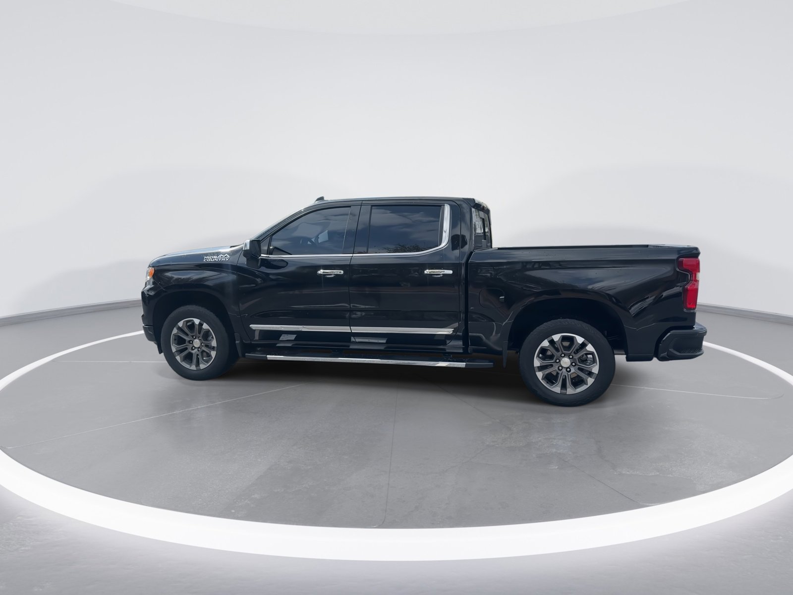 Certified 2024 Chevrolet Silverado 1500 High Country w/ Technology Package image 6