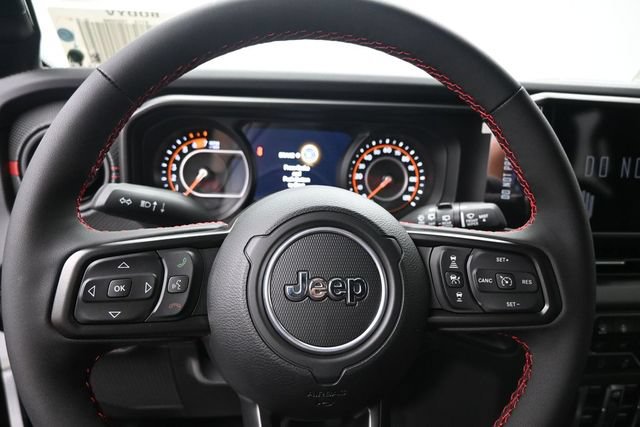 Used 2024 Jeep Wrangler Unlimited Rubicon w/ Technology Group AWD/4WD image 11
