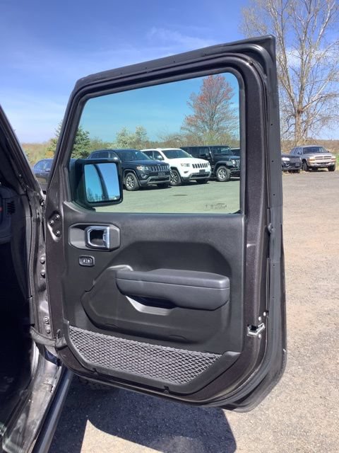 Certified 2025 Jeep Wrangler Unlimited Rubicon AWD/4WD image 15