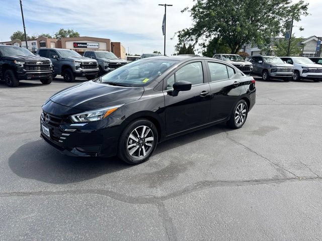 Used 2025 Nissan Versa SV FWD image 3
