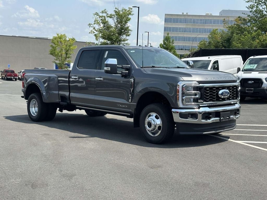 New 2026 Ford F350 4x4 Crew Cab DRW Super Duty image 1