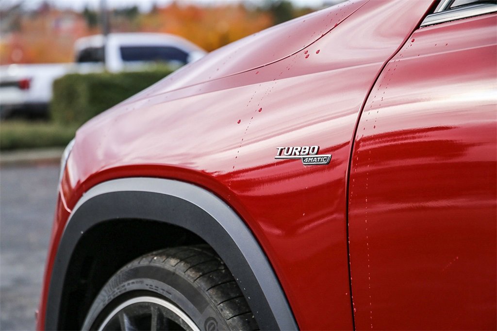 New 2025 Mercedes-Benz GLB 35 AMG 4MATIC image 11