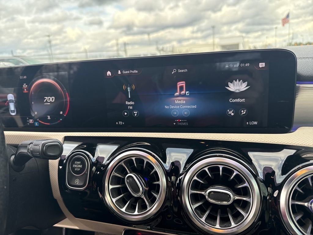 Used 2021 Mercedes-Benz CLA 250 image 33