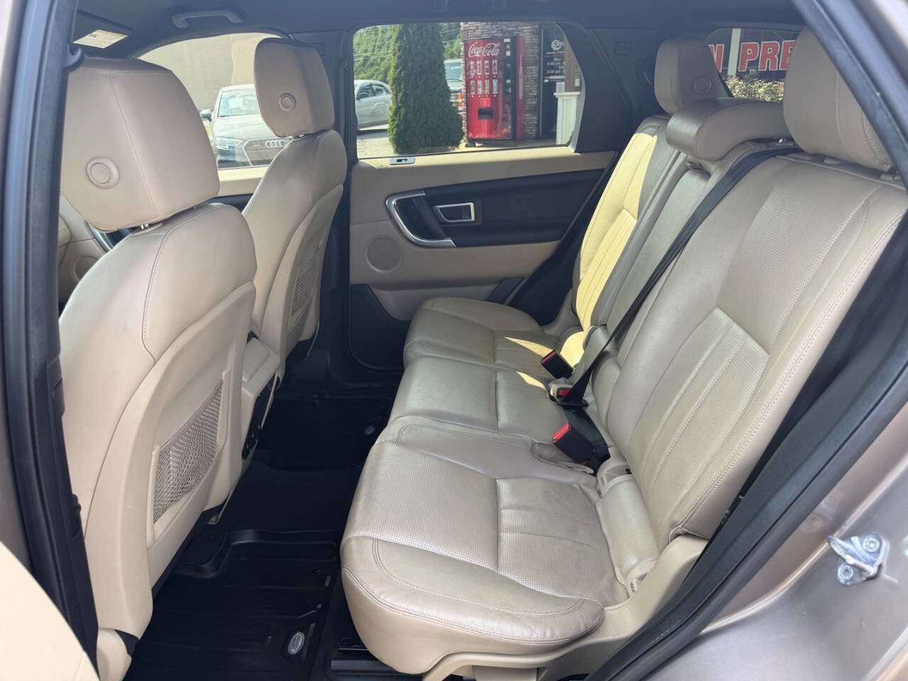 Used 2016 Land Rover Discovery Sport HSE image 23