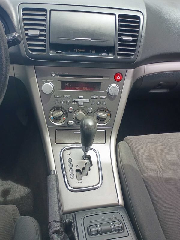 Used 2009 Subaru Outback 2.5i Special Edition AWD/4WD image 18