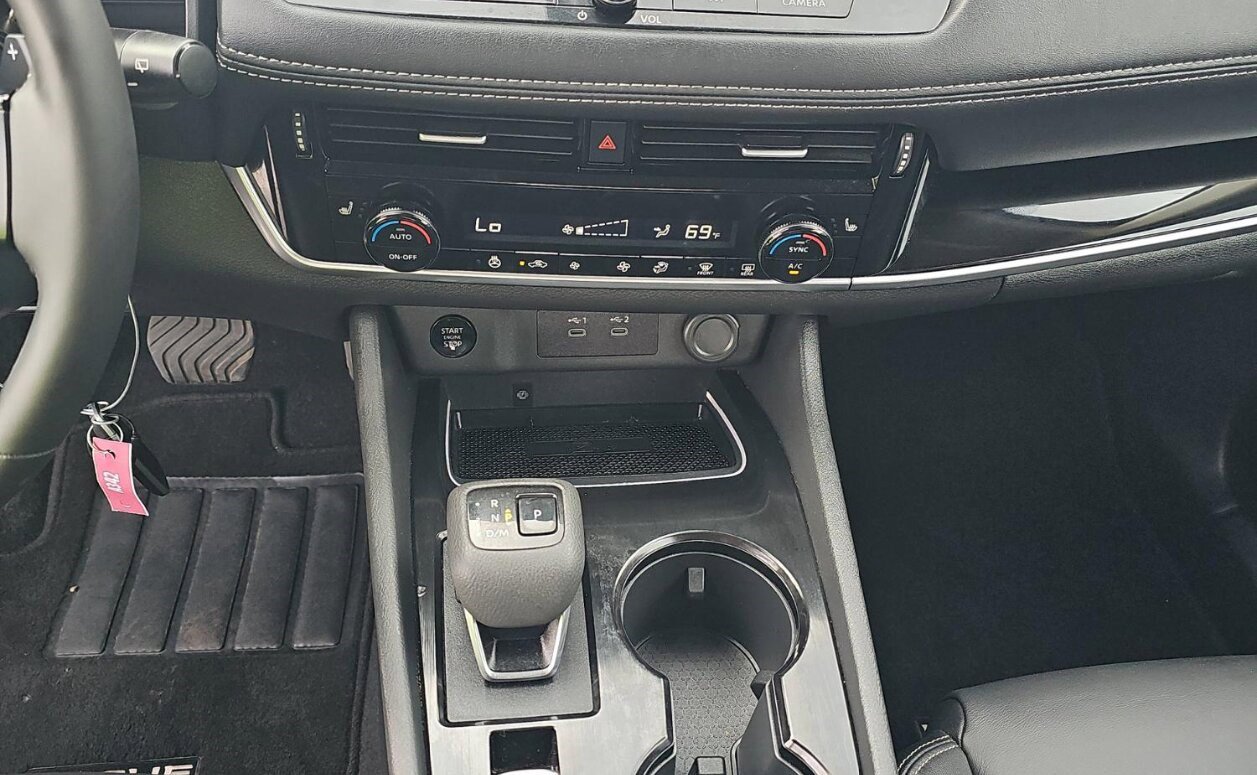 Used 2026 Nissan Rogue SL image 11