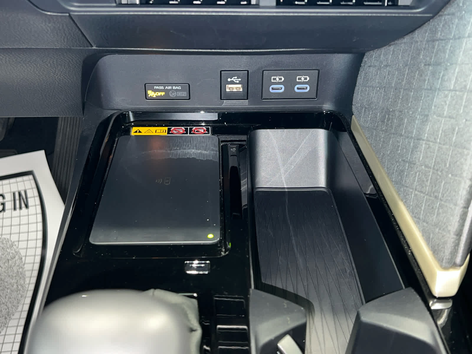 Used 2025 Toyota Camry XLE FWD image 29