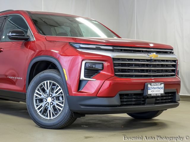 New 2026 Chevrolet Traverse LT w/ LPO, Floor Liner Package FWD image 3