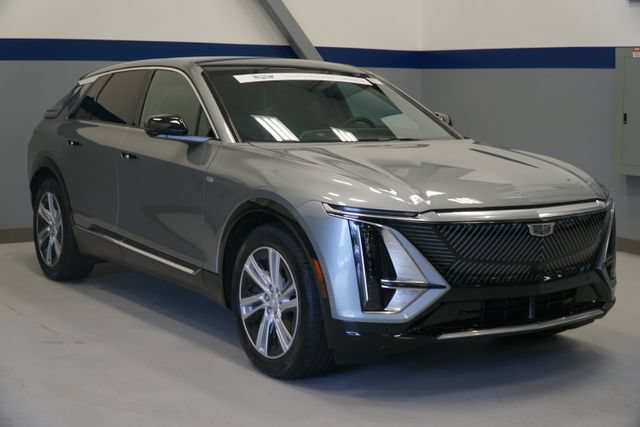 Certified 2024 Cadillac Lyriq Tech w/ Driver Assist Package AWD/4WD image 9