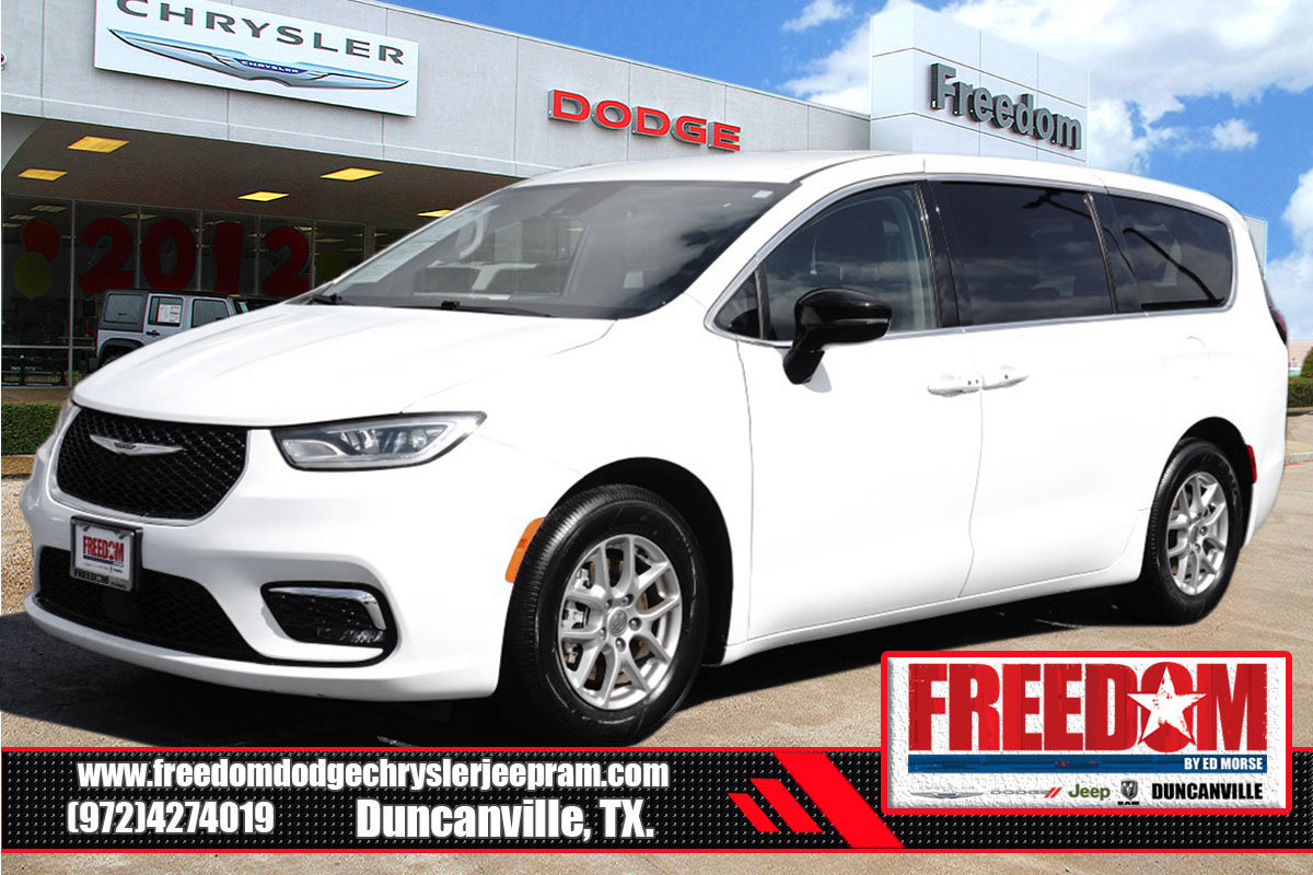 Used 2024 Chrysler Pacifica Touring-L FWD image 1