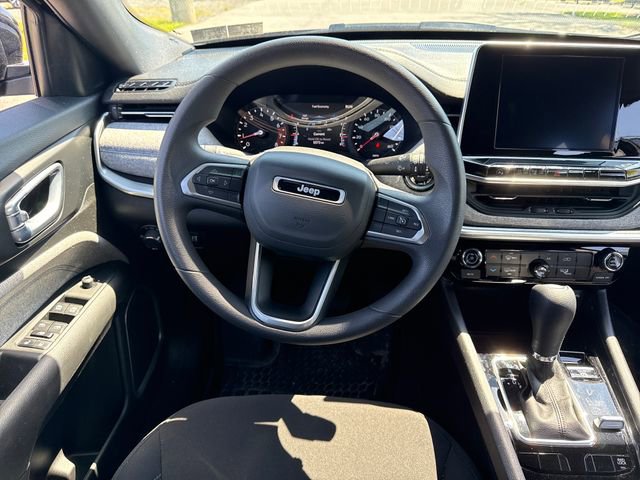 Used 2025 Jeep Compass Sport AWD/4WD image 16