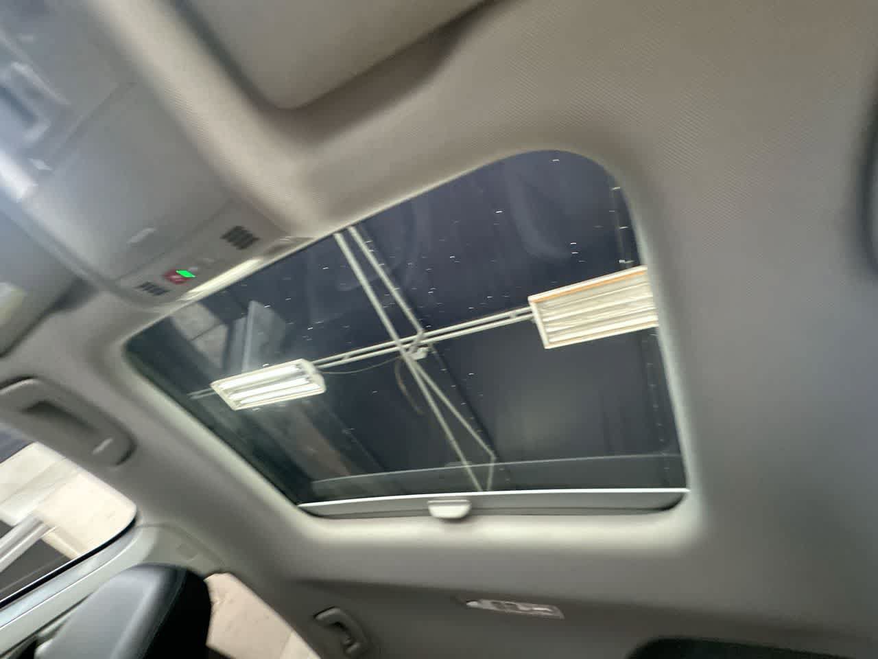 Used 2022 Volkswagen Jetta SE w/ Panoramic Sunroof Package FWD image 17