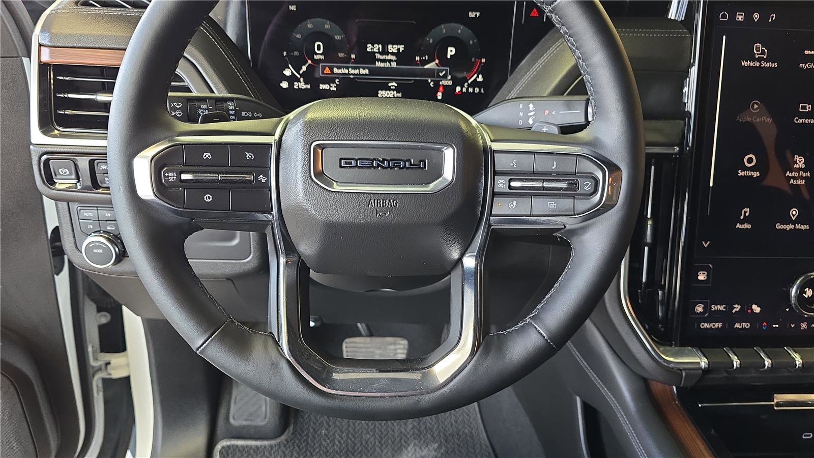 Used 2025 GMC Yukon XL Denali AWD/4WD image 28