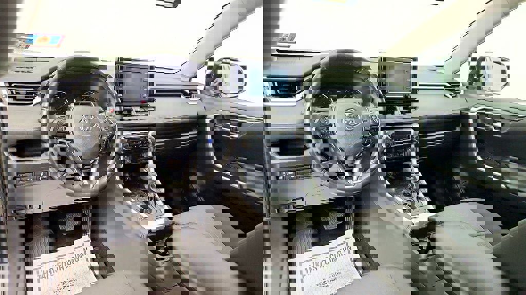 Used 2019 Toyota RAV4 XLE image 13