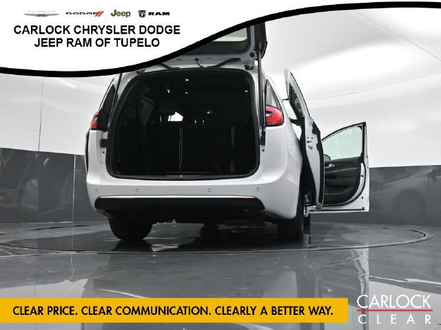 Used 2025 Chrysler Pacifica Select FWD image 62