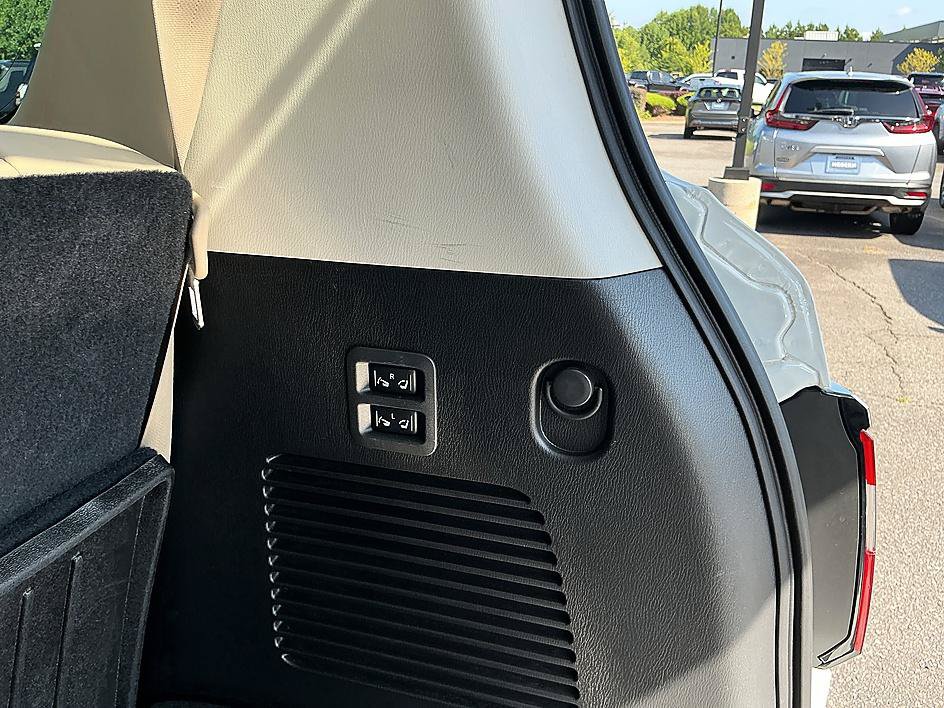 Certified 2023 Nissan Armada Platinum w/ Captain's Chairs Package RWD image 32