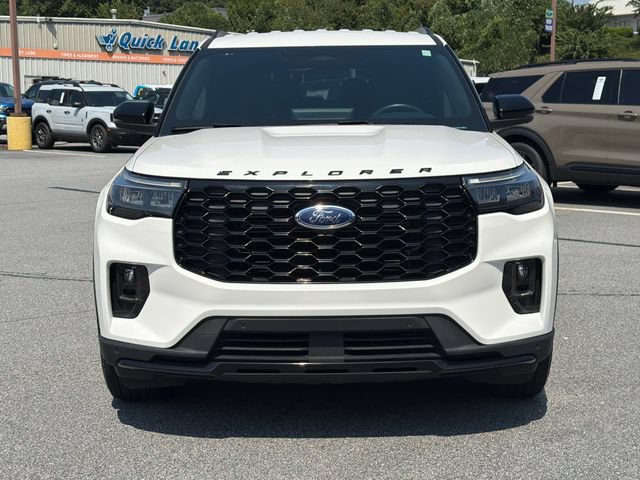 Used 2025 Ford Explorer ST-Line AWD/4WD image 2