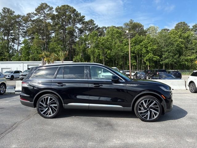 Certified 2025 Lincoln Aviator Reserve w/ Equipment Group 201A AWD/4WD image 2