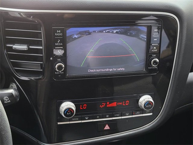 Used 2020 Mitsubishi Outlander ES image 23