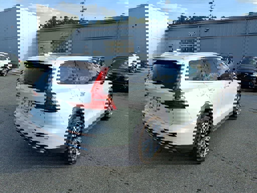 Certified 2023 Volvo V60 B5 Cross Country Plus w/ Climate Package image 3