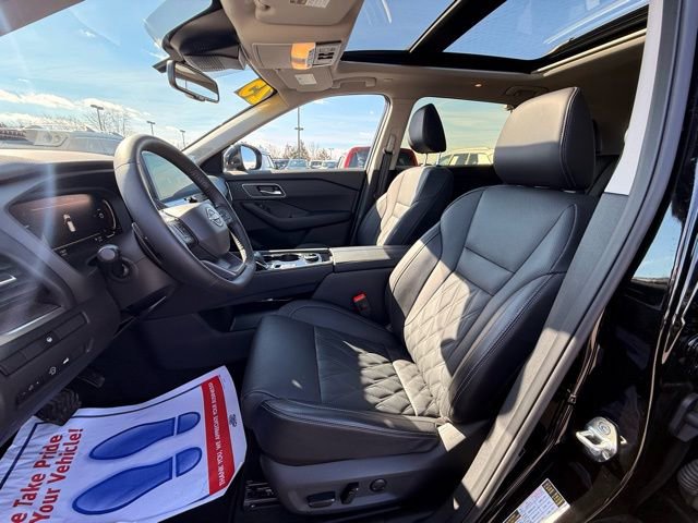 Certified 2025 Nissan Rogue Platinum AWD/4WD image 15