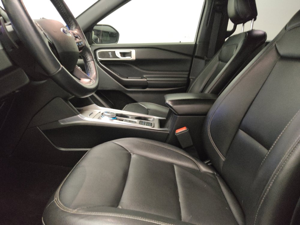 Used 2020 Ford Explorer XLT w/ Equipment Group 202A RWD image 17