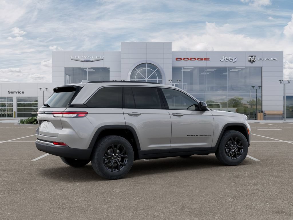 New 2026 Jeep Grand Cherokee Altitude RWD image 4